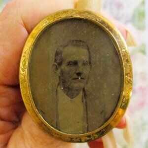VICTORIAN Large Double Photo Mourning Brooch~ANTIQUE Engraved Gold Filled Brooch